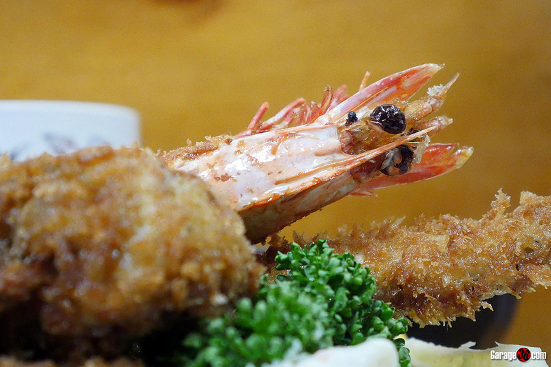 Illustration for article titled Went for the sights, stayed for the food.